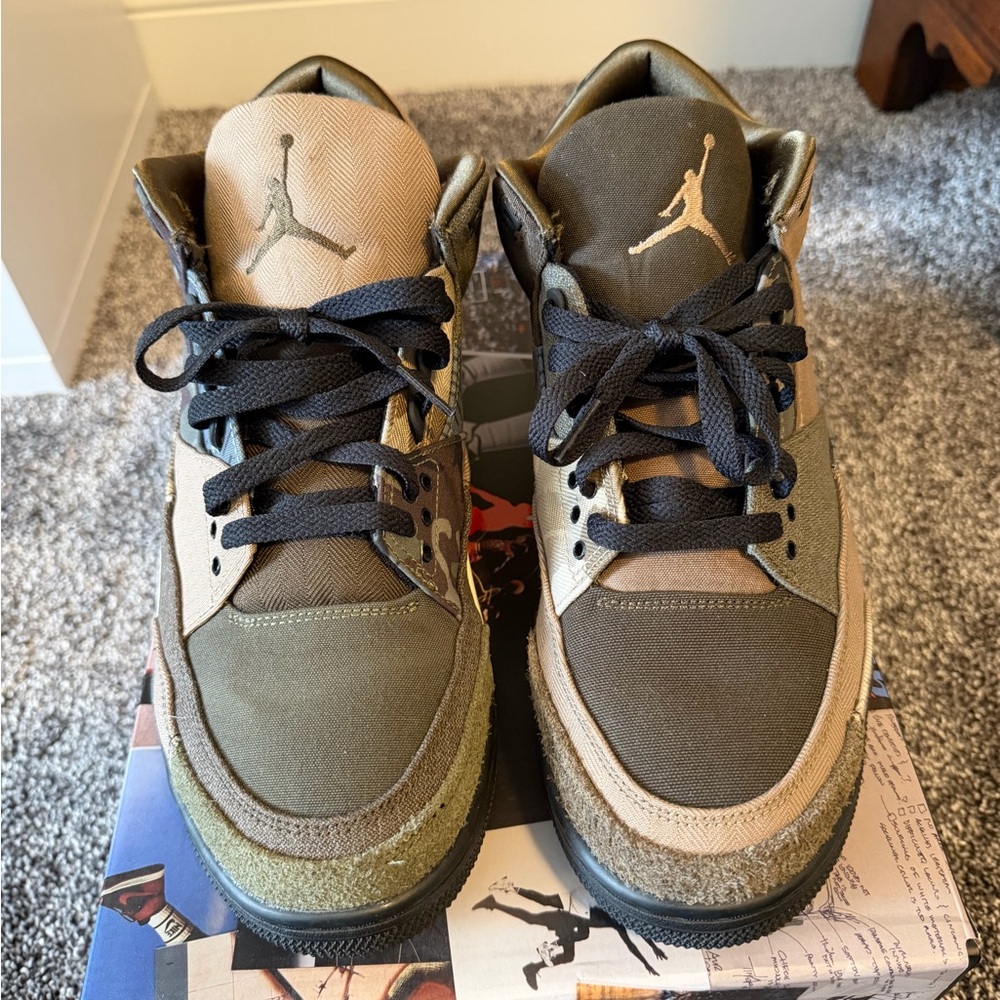 Air Jordan Retro 3 - Olive and Beige